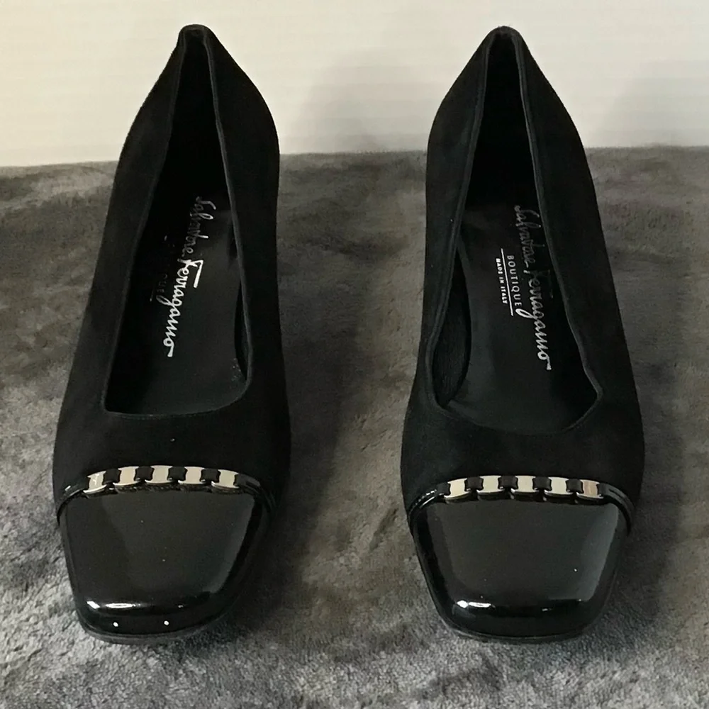 Salvatore Ferragamo Guendy Black‎ Suede Patent made in Italy chain pump sz 6.5